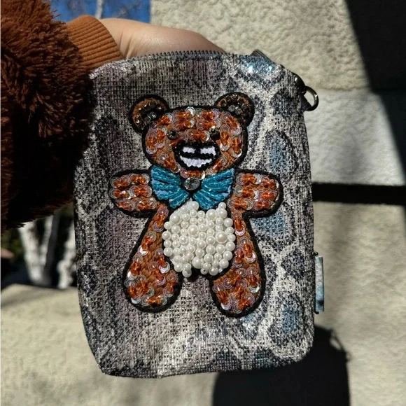 Beaded Teddy Bear Crossbody Bag - Picture 4 of 4